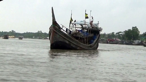 অবরোধ শেষে মধ্যরাতে বঙ্গোপসাগরে জেলেদের ইলিশ শিকার শুরু