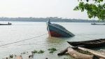 কাউখালীতে কোস্টারের ধাক্কায় বালু বোঝাই বাল্কহেড ডুবি