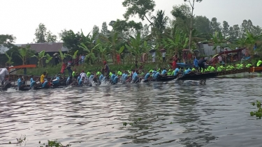 কোটালীপাড়ায় তিনদিনের নৌকা বাইচ প্রতিযোগিতা শুরু