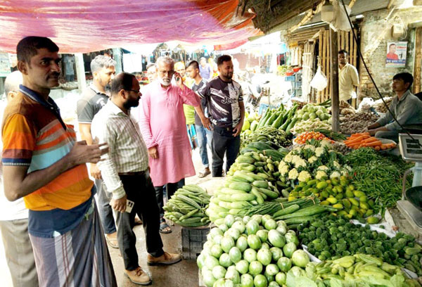 ফুলবাড়ীতে বাজারমূল্য স্থিতিশীলে প্রশাসনের তদারকি