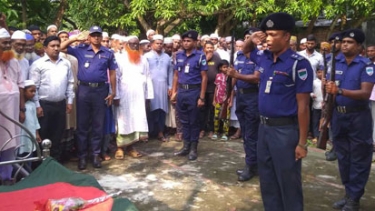 দেবহাটায় বীরমুক্তিযোদ্ধার রাষ্ট্রীয় মর্যদায় দাফন