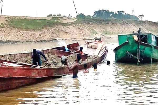 ছাতকে অবৈধ বালু উত্তোলনে রাজস্ব ফাঁকি!