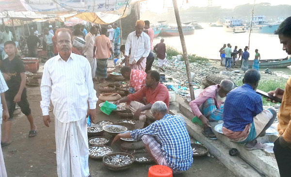 ছাতকে আধুনিক মাছ বাজারের ষ্টল নির্মাণের দাবি