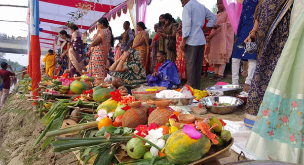 ফুলবাড়ীতে সনাতন ধর্মালম্বীদের সূর্য্য পূজা অনুষ্ঠিত