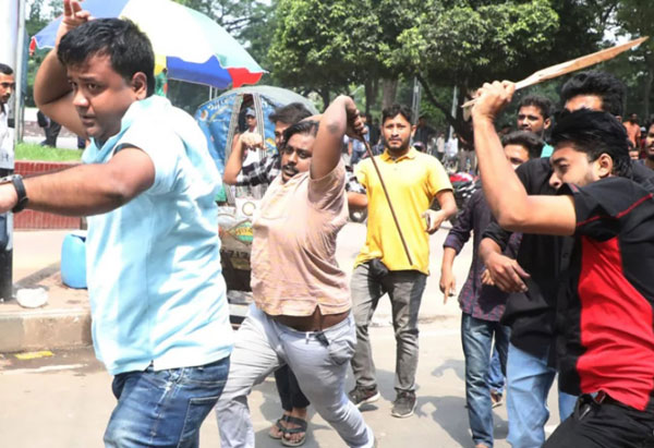 গৌরনদীতে ছাত্রদলের দু’গ্রুপে সংঘর্ষে আহত-১১