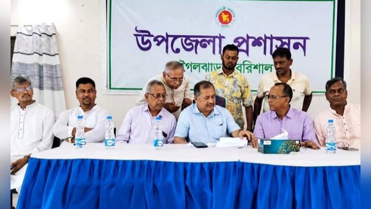 আগৈলঝাড়ায় বিএনপি নেতাদের সঙ্গে শুভেচ্ছা বিনিময়, পরে আইনশৃঙ্খলা সভায় তথ্যমন্ত্রী