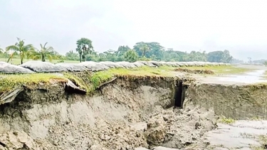 মনপুরায় ১,১৭০ কোটি টাকার বেড়িবাঁধে নির্মাণ শেষের আগেই ধস