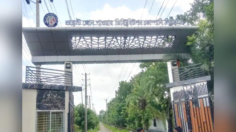 বরগুনায় আধা ঘণ্টা পরপর বিদ্যুৎ যায়-আসে, থমকে গেছে ব্যবসা-অফিস-আদালতের কাজ