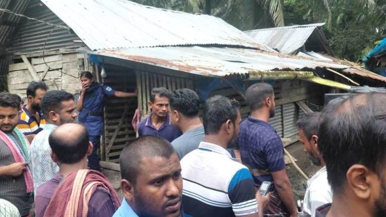 কচুয়ায় একই পরিবারের তিনজনের মরদেহ উদ্ধার, হত্যার সন্দেহ