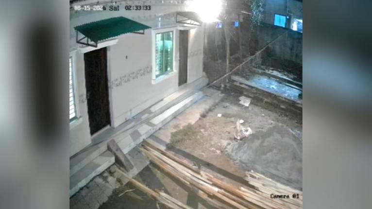 গভীর রাতে সৌদি প্রবাসীর বাড়ির দেয়াল ও সিসিটিভি ক্যামেরা ভাঙচুর