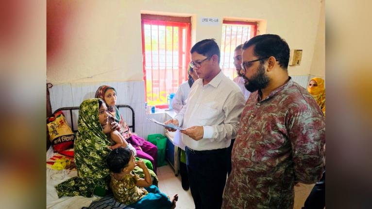 মেহেন্দিগঞ্জ স্বাস্থ্য কমপ্লেক্স পরিদর্শনে সিভিল সার্জন