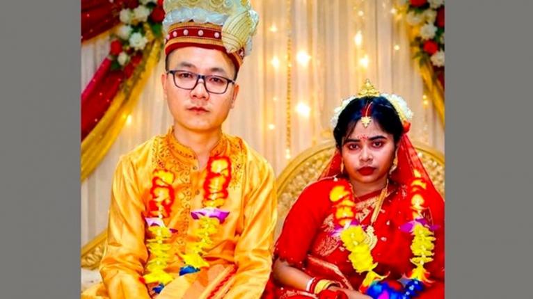 উজিরপুরে প্রেমের টানে চীন থেকে এসে বাংলাদেশি তরুণীকে বিয়ে