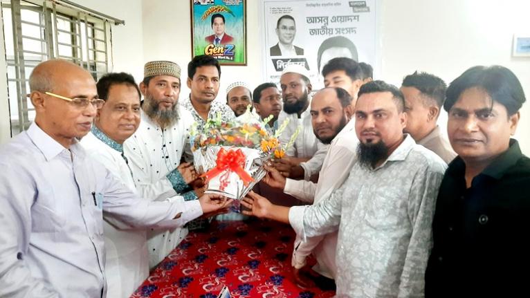কলাপাড়ায় এমপি মোশাররফ হোসেনের সঙ্গে ব্যবসায়ী নেতাদের সৌজন্য সাক্ষাৎ
