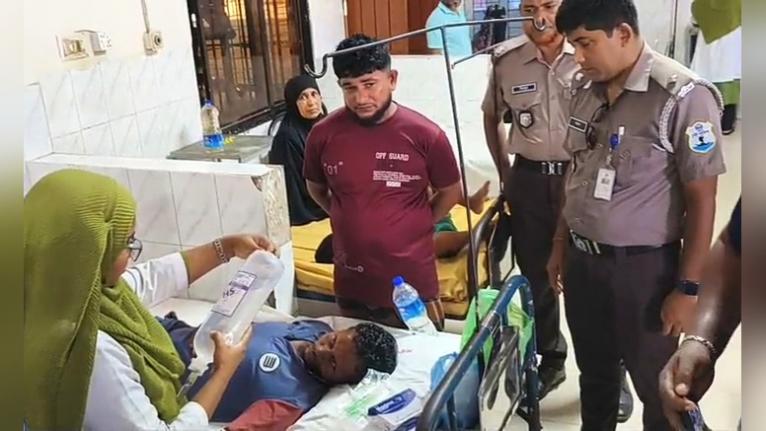 কুয়াকাটা সংলগ্ন সমুদ্রে ডাকাতের হামলা, ১২ জেলে আহত; মাছ ও মালামাল লুট