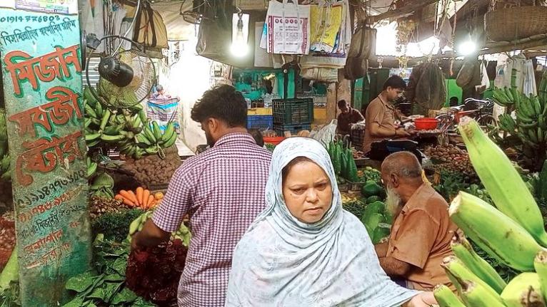 ভারত থেকে কাঁচা মরিচ আমদানিতে বেনাপোলে দাম অর্ধেকে, স্বস্তি ভোক্তাদের