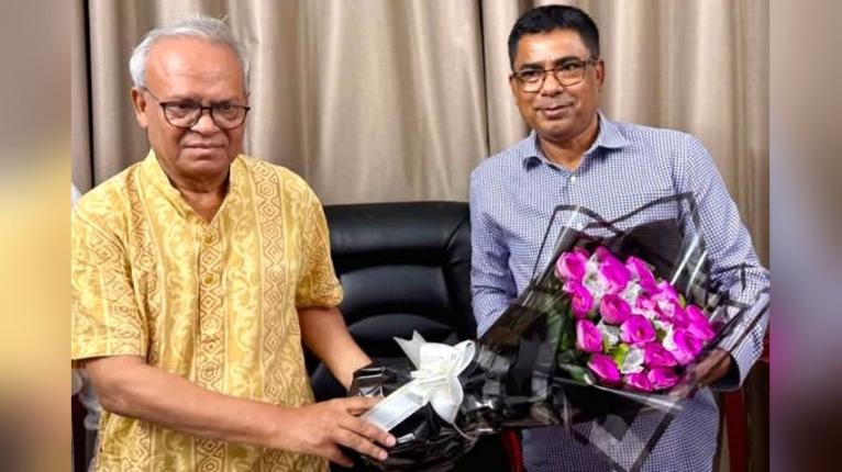 বিএনপির ভারপ্রাপ্ত মহাসচিবের সঙ্গে কেন্দ্রীয় যুবদল নেতা কবিরের সাক্ষাৎ