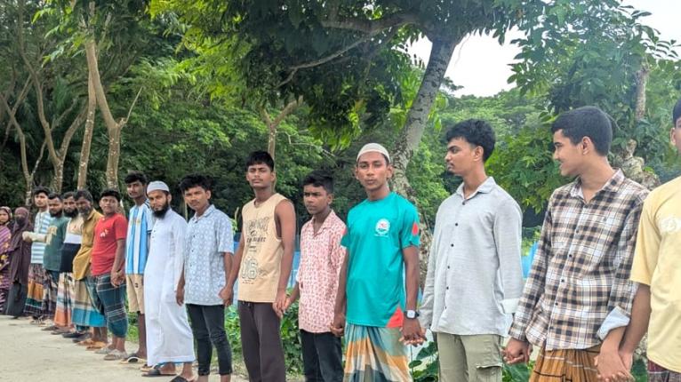 রাঙ্গাবালীতে ছাত্রদল ও স্বেচ্ছাসেবক দল নেতার বিরুদ্ধে শিক্ষার্থীকে মারধরের অভিযোগ