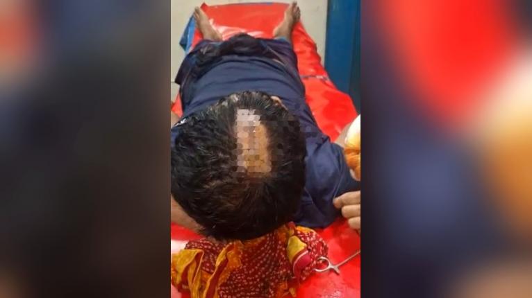 আগৈলঝাড়ায় মাছের ঘের নিয়ে বিরোধে হামলা, আহত ২