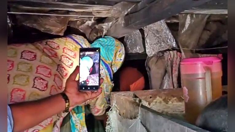 কলাপাড়ায় দেড় দশক ঘরবন্দি রহস্যময় নারীকে ঘিরে কৌতূহল