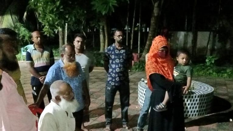 সড়কের পাশে দুই বছরের শিশুকে ফেলে যাওয়ার অভিযোগ, পাশে দাঁড়ালেন ইউএনও