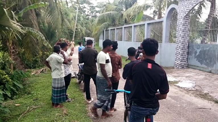 নেছারাবাদে জমি নিয়ে চাচাতো ভাইদের বিরোধ, এলাকায় উত্তেজনা