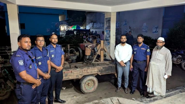 মির্জাগঞ্জে অবৈধ বালু উত্তোলনের অভিযোগে দুই ড্রেজার জব্দ