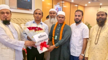 সৌদি বিজয়ী হাফেজদের অভ্যর্থনা জানাতে কর্মকর্তাদের বিমানবন্দরে পাঠালেন ধর্মমন্ত্রী