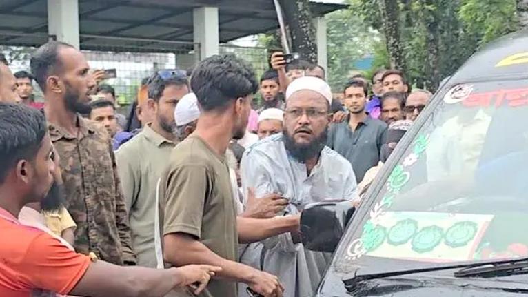 বরগুনায় মর্গ থেকে গৃহবধূর মরদেহ নিতে গিয়ে দুই পক্ষের হাতাহাতি