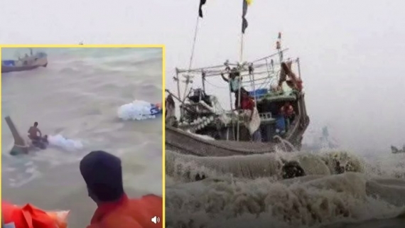 হাতিয়ায় বৈরী আবহাওয়ায় ৭ মাছ ধরার ট্রলার ডুবি, ৪৮ জেলে উদ্ধার