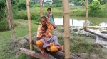 ৫০০ টাকার জন্য চুল বিক্রি, দুই সন্তান নিয়ে খোলা আকাশের নিচে রেহানা