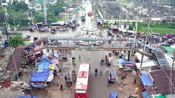 পটুয়াখালীর গলার কাঁটা ঝুঁকিপূর্ণ চৌরাস্তার ফুটওভার ব্রিজ