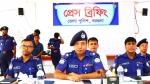 তালতলীতে পিস্তল-গুলিসহ পাঁচজন আটক, পুলিশ সুপারের প্রেস ব্রিফিং