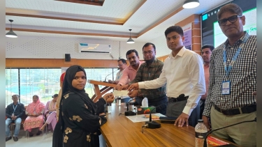 কলাপাড়ায় বাল্যবিবাহকে লাল কার্ড, ১০ মেয়ে শিশুকে শিক্ষা বৃত্তি