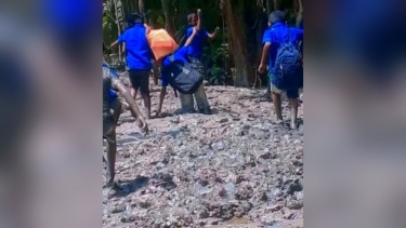গলাচিপায় ৩ কিলোমিটার সড়কে হাঁটুপানি কাদা, দুর্ভোগে ২০ হাজার মানুষ