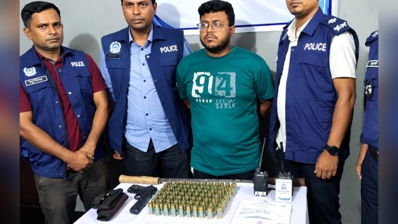 কাউখালীতে কার্তুজ, ওয়াকিটকি ও ভুয়া পুলিশ আইডি কার্ডসহ যুবক গ্রেপ্তার