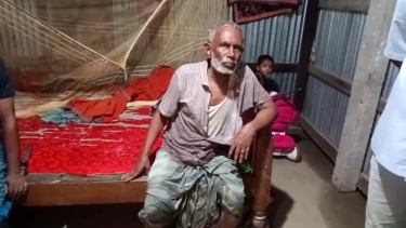 দুমকিতে তরুণীকে উত্ত্যক্তের অভিযোগে ইউপি সদস্য বিএনপি নেতাকে শিকলে বেঁধে আটক
