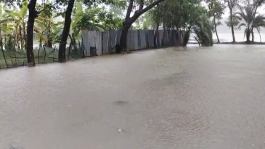 কলাপাড়ায় টানা অতিবৃষ্টিতে জনজীবনে দুর্ভোগ, কৃষক দুশ্চিন্তায়