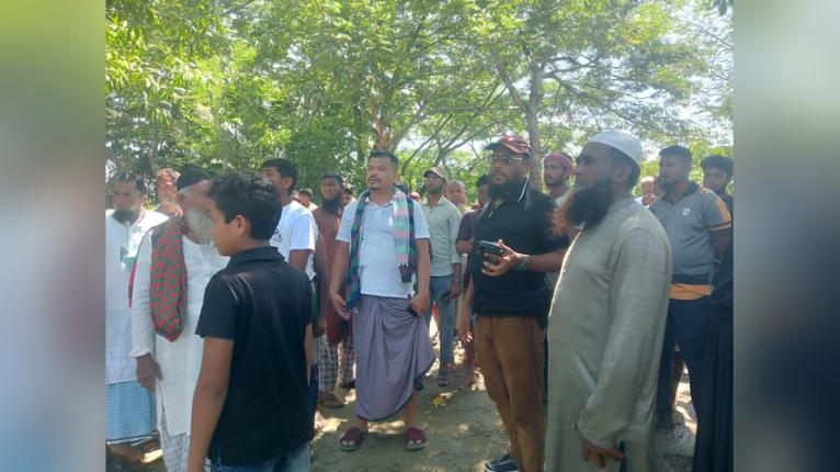 মহিপুরে কৃষক হত্যা মামলার বাদীর বিরুদ্ধে বাড়িঘর লুটের অভিযোগ
