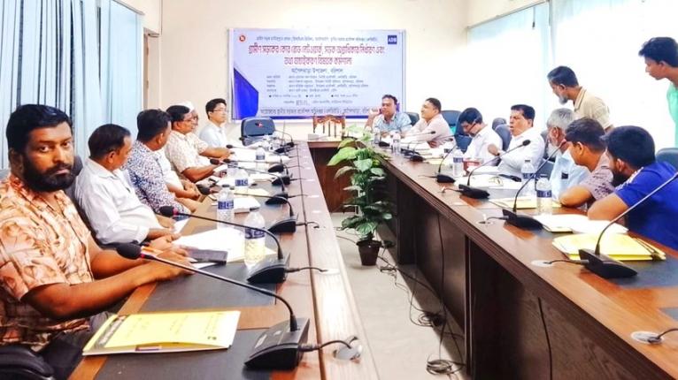 আগৈলঝাড়ায় গ্রামীণ সড়কের অগ্রাধিকার নির্ধারণে কর্মশালা