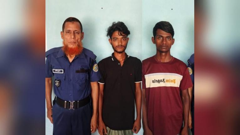 নেছারাবাদে গাঁজাসহ দুই যুবক গ্রেপ্তার