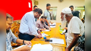মেহেন্দিগঞ্জে স্বচ্ছ প্রক্রিয়ায় প্রতিবন্ধী কার্ড বিতরণ