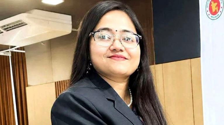 ১৭ মাসের সংসার থামল হাসপাতালে, শেষ বিদায় ডা. আঁচলের