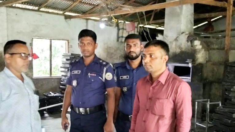 কাউখালীতে দুই বেকারিকে ১৫ হাজার টাকা জরিমানা