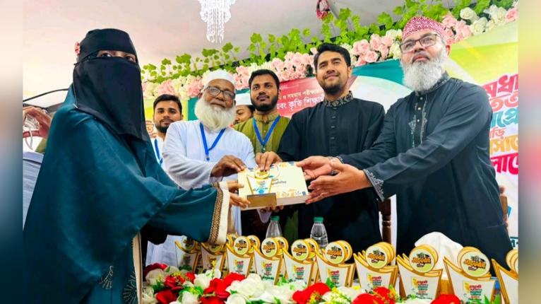 পিরোজপুরে ৩৫০ কৃতি শিক্ষার্থীকে ছাত্রশিবিরের সংবর্ধনা