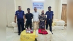 ভাণ্ডারিয়ায় ভারতীয় শাড়ি-পাঞ্জাবিসহ তিনজন আটক, ট্রাক জব্দ