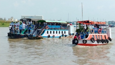 মোংলায় বিশ্ব পর্যটন দিবসে বর্ণাঢ্য নৌ-র‍্যালি