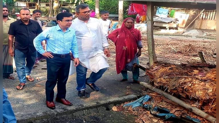 গৌরনদীতে গোয়ালঘরে আগুন, গরু-ছাগল পুড়ে মৃত্যু