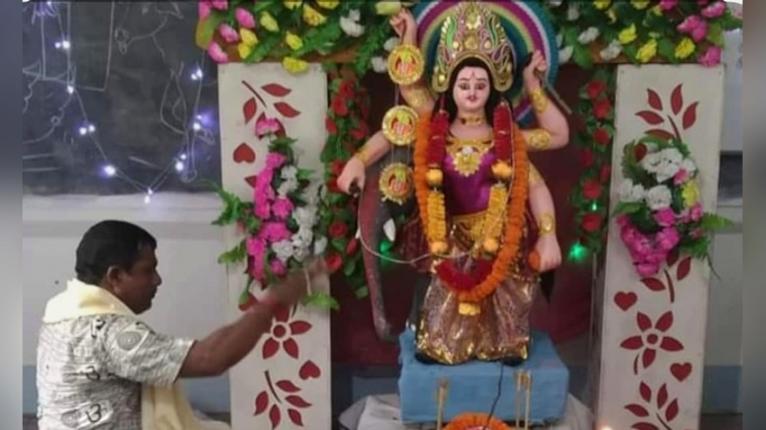 দশমিনায় নানা আয়োজনে বিশ্বকর্মা পূজা উদযাপন