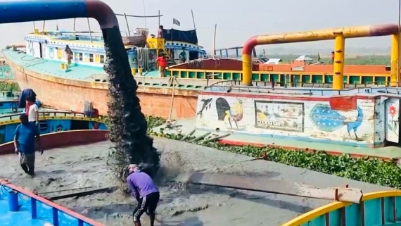 কালাবদর-তেঁতুলিয়ায় রাতের আঁধারে অবৈধ বালু উত্তোলনের অভিযোগ