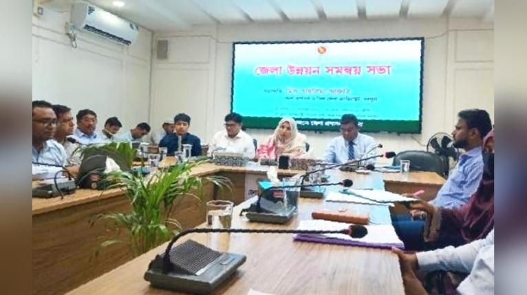 বরগুনায় উন্নয়ন প্রকল্পের কাজে গতি ও মান নিশ্চিতের নির্দেশ জেলা প্রশাসকের